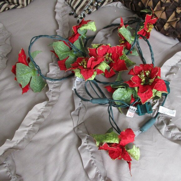 illuminated silk poinsettia garland - Picture 3 of 3